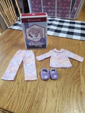 American Girl Doll Wellie Wisher Gwynn Tan’s Powder Pink Pajamas Pjs Slippers